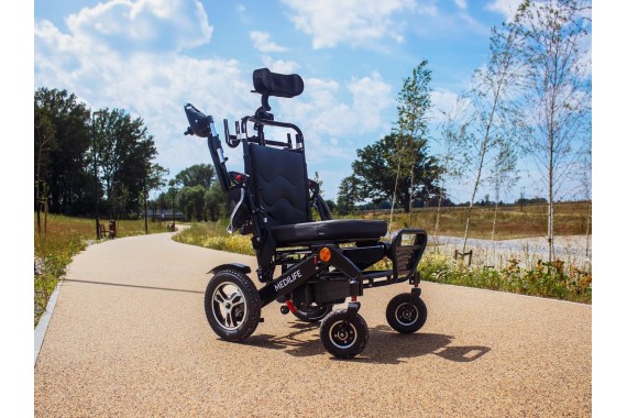 Dlaczego warto wybrać wózek inwalidzki elektryczny MEDILIFE STELVIO?