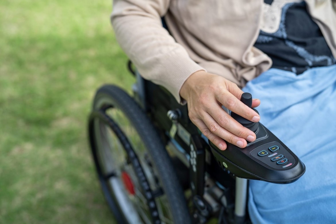 Bezpieczeństwo i Odpowiedzialność Podczas Korzystania z Wózków Inwalidzkich Elektrycznych